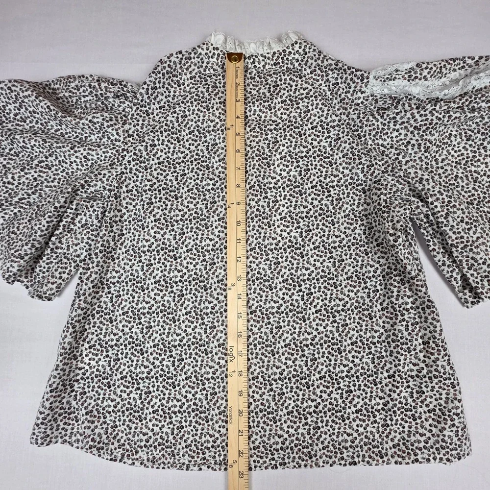 Anthropologie Lace-Trim Cape Sleeve Blouse Womens Size M Sand Floral Cotton Top
